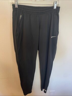 Nike Black Men's Breathable Joggers with Zip Pockets